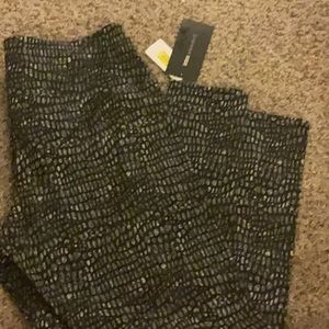 INTRO ❤️ Size XL Beautiful Animal Print Leggings NWT  $50